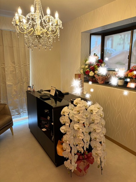 TOTAL BEAUTY SALON GOLD SPA.